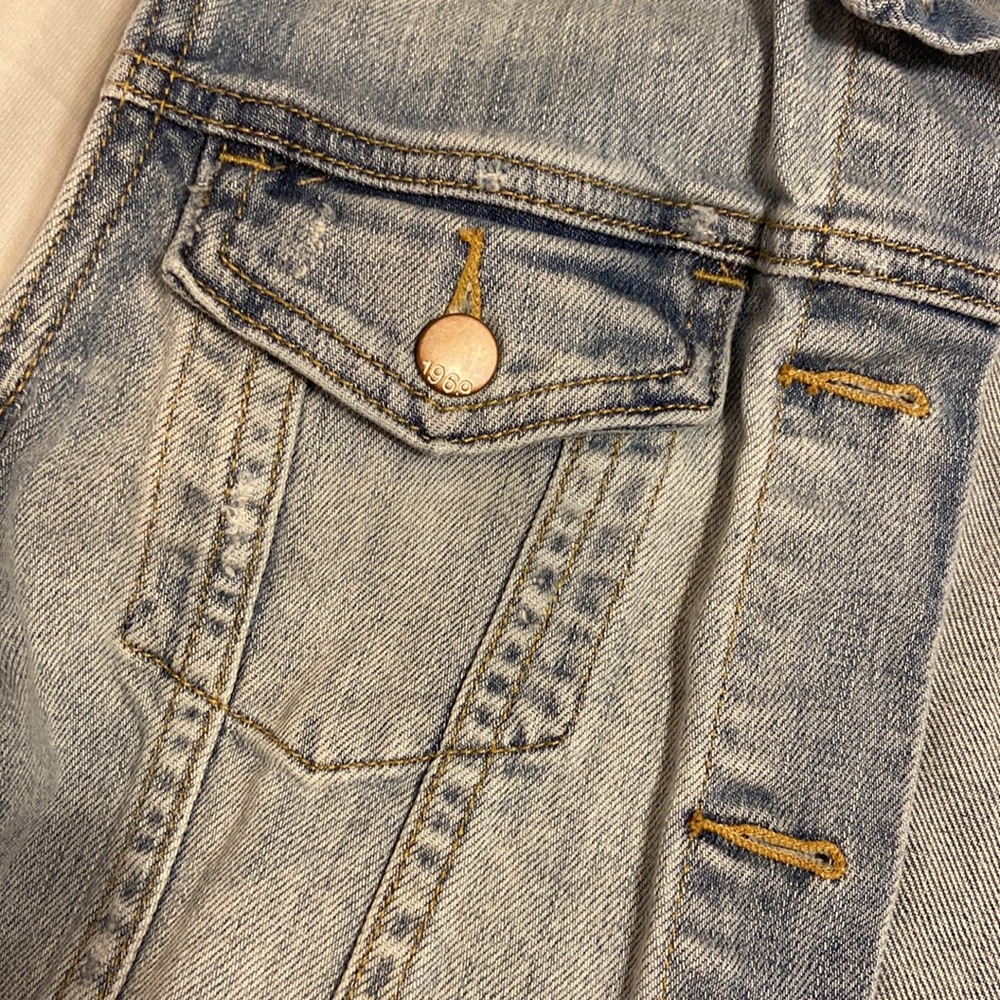 EUC Gap Denim Vest - Picture 4 of 5